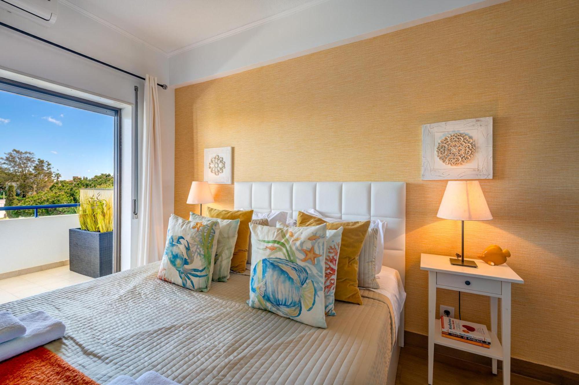 Apartamento Gomes -Free Airco, Wiffi & Swimming Pool- By Bedzy Porches  Exterior photo